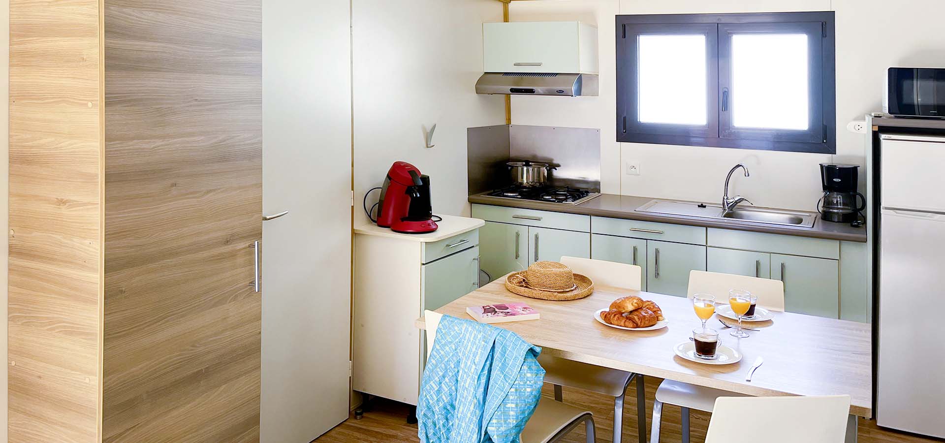 Camping Porto Vecchio bungalow corte cuisine